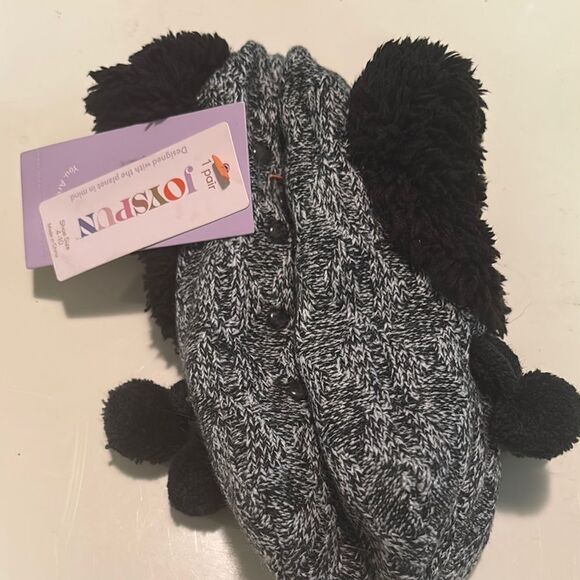 Kids Black and Gray Knit fuzzy slippers brand new - Picture 1 of 3